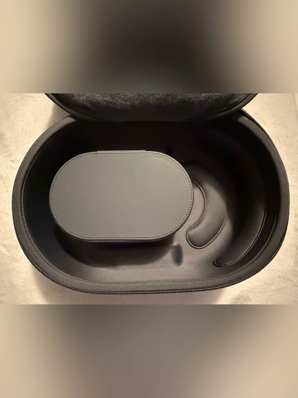 For Apple Vision Pro | Spigen [Klasden Pouch] Portable Travel Carrying Case